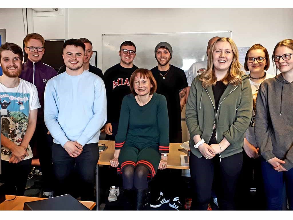 Top Journalist Speaks to Students at Fife College                           