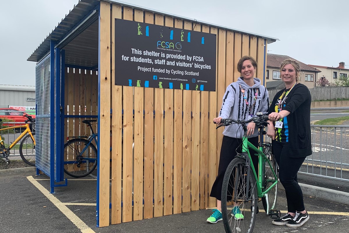 Fife College Students’ Association Help Students and Staff Get On Their Bikes! 