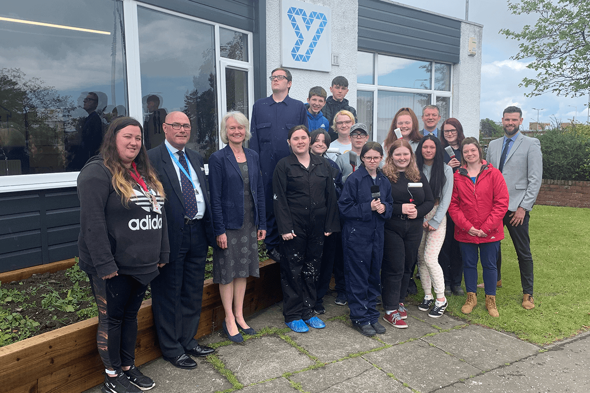 Fife College Prince’s Trust students roll up sleeves to give YMCA Glenrothes a helping hand
